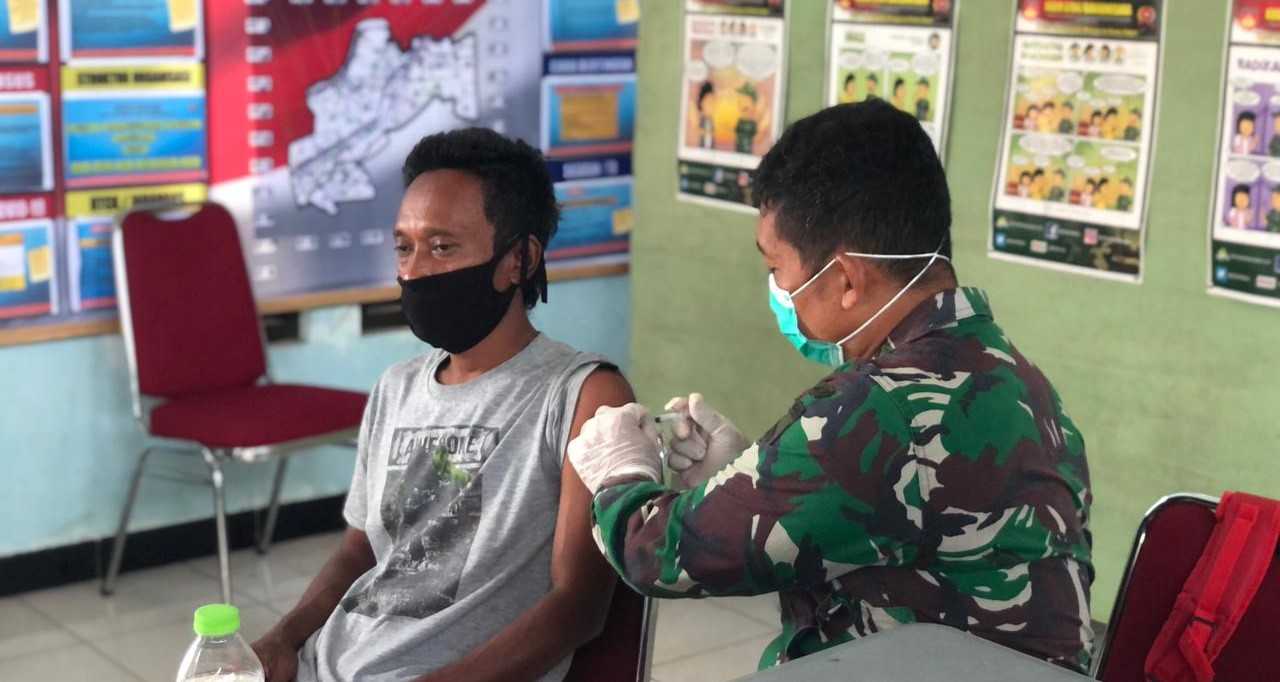 Vaksinasi kembali di Desa Gumiwang